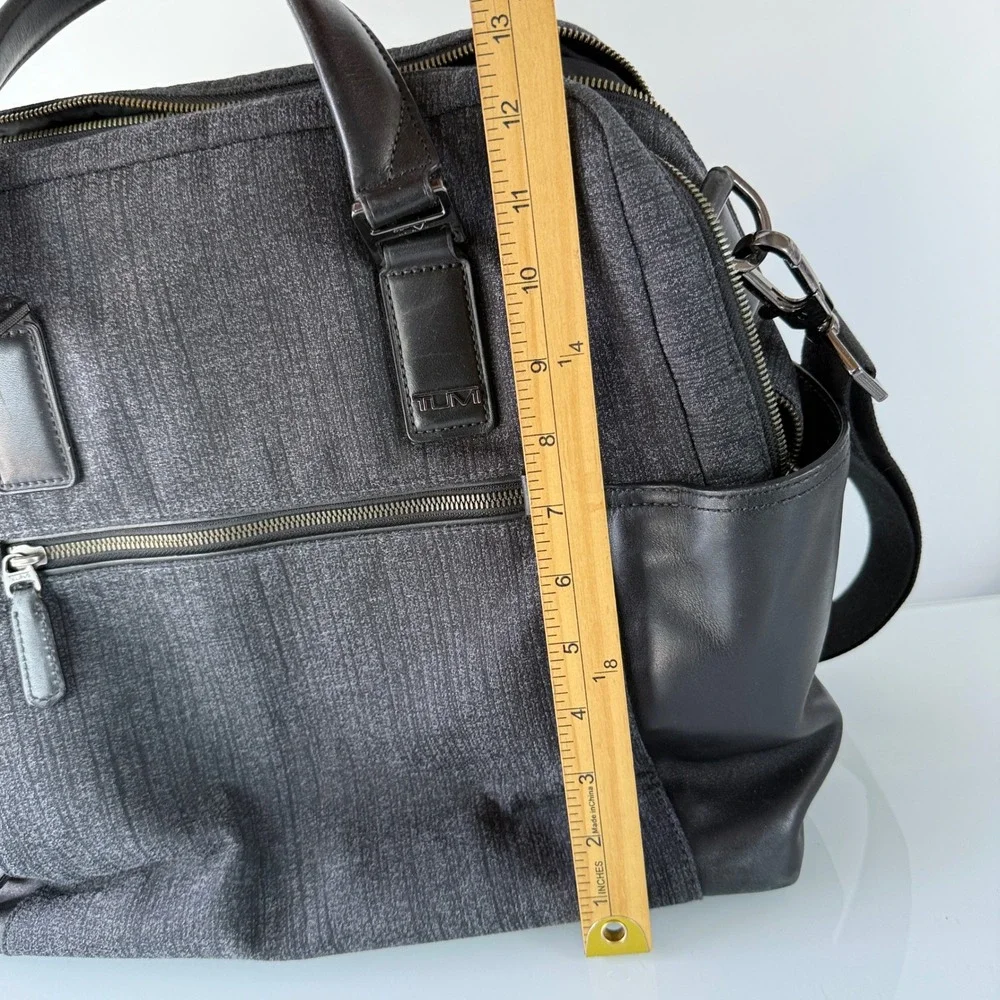 Tumi Beacon Hill Smith Jetsetter Bag Mens L Grey Black Leather Briefcase 68550SL